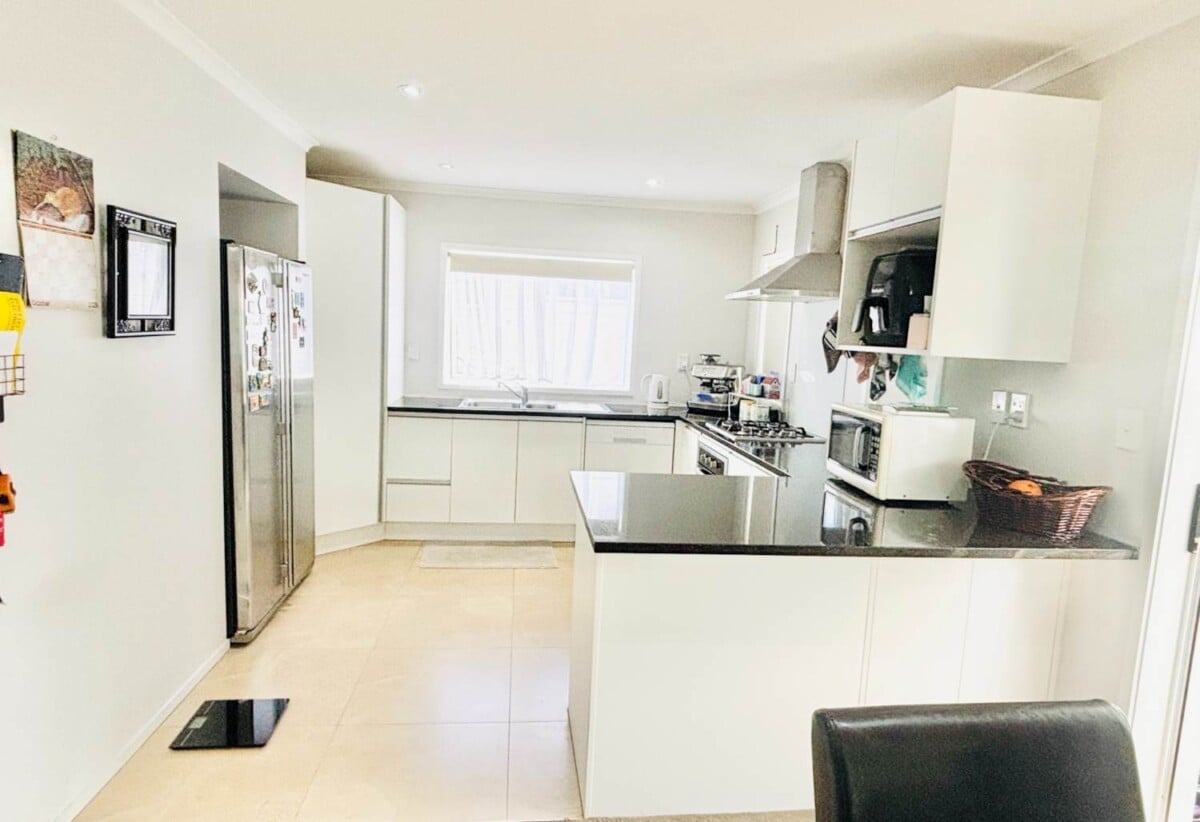 For rent, Cats Allowed, 5 bedrooms 4 bathrooms house, 26A Chesley Place, Half Moon Bay, Auckland, available 18th October