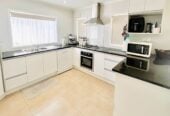 For rent, Cats Allowed, 5 bedrooms 4 bathrooms house, 26A Chesley Place, Half Moon Bay, Auckland, available 18th October