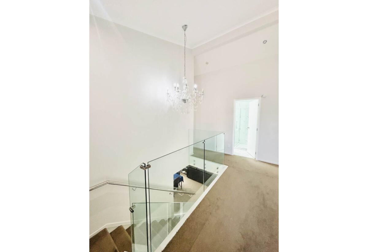 For rent, Cats Allowed, 5 bedrooms 4 bathrooms house, 26A Chesley Place, Half Moon Bay, Auckland, available 18th October
