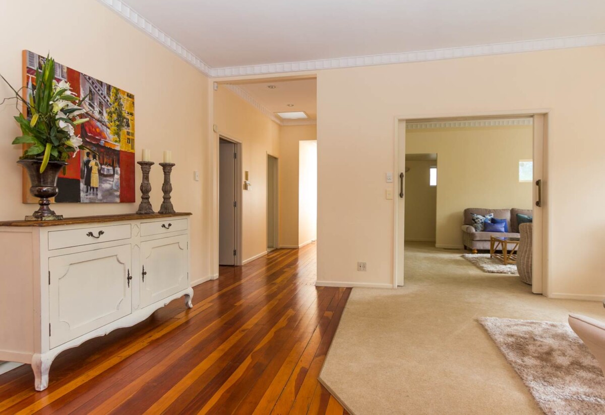 Double Grammar School Zone, 4 beds + office 3 baths house with double garage on 506m2 section, just minutes from Mt Eden Village, dual access from both 8 Garry Road and 2 Windmill Road, 1.6 km to Epsom Girls’ Grammar School, 1.9 km to Auckland Grammar, 8 Garry Road, Mt Eden, Auckland