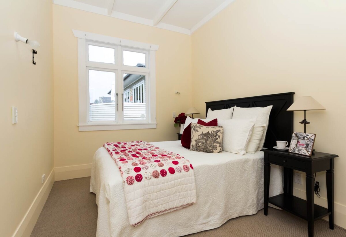 Double Grammar School Zone, 4 beds + office 3 baths house with double garage on 506m2 section, just minutes from Mt Eden Village, dual access from both 8 Garry Road and 2 Windmill Road, 1.6 km to Epsom Girls’ Grammar School, 1.9 km to Auckland Grammar, 8 Garry Road, Mt Eden, Auckland