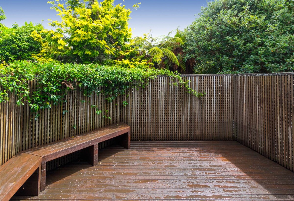 Double Grammar School Zone, 4 beds + office 3 baths house with double garage on 506m2 section, just minutes from Mt Eden Village, dual access from both 8 Garry Road and 2 Windmill Road, 1.6 km to Epsom Girls’ Grammar School, 1.9 km to Auckland Grammar, 8 Garry Road, Mt Eden, Auckland