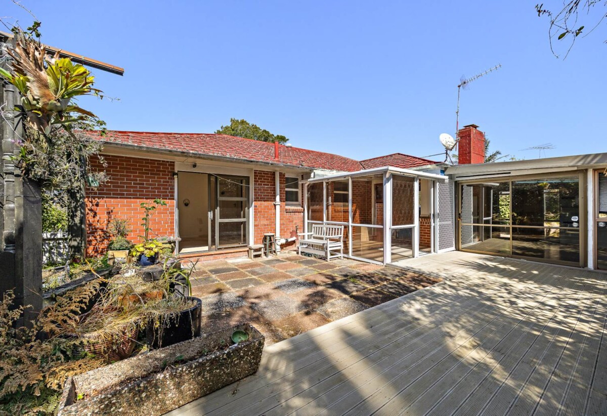 Live, Do Up or Develop – Prime Remuera Opportunity, 7 Debron Avenue, Remuera, Auckland