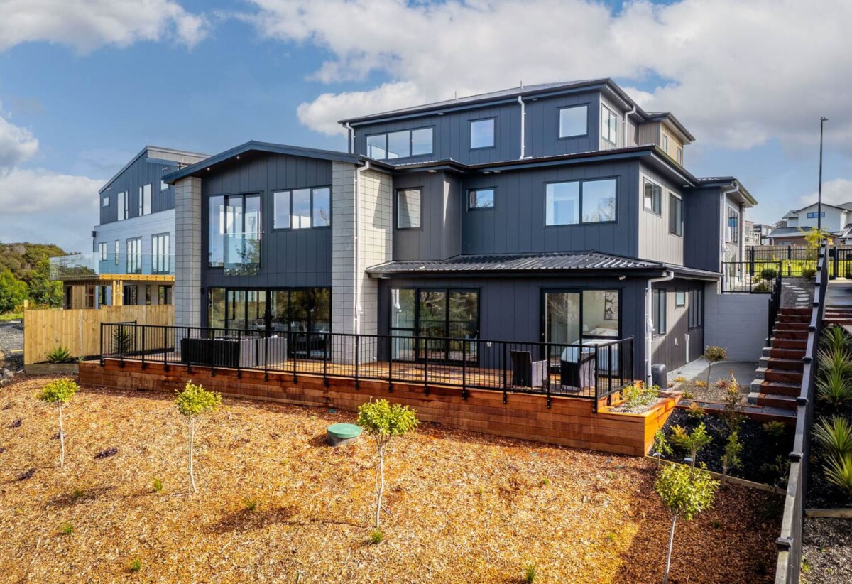 6 bedrooms on 3637m2 land, Westfield Albany’s shopping, dining, and entertainment are moments away, 110 Kewa Road, Albany, Auckland