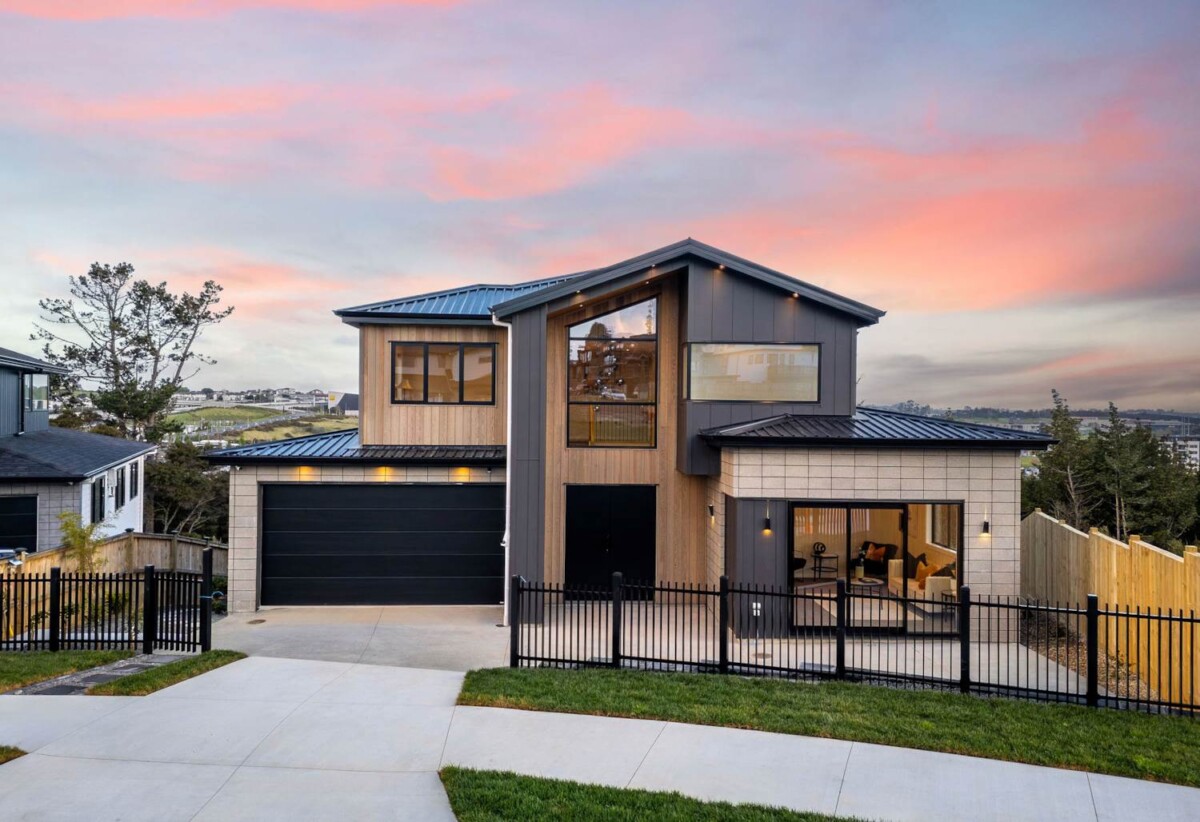 6 bedrooms on 3637m2 land, Westfield Albany’s shopping, dining, and entertainment are moments away, 110 Kewa Road, Albany, Auckland