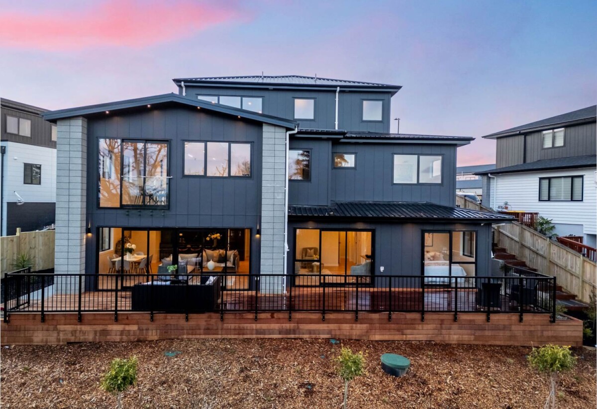 6 bedrooms on 3637m2 land, Westfield Albany’s shopping, dining, and entertainment are moments away, 110 Kewa Road, Albany, Auckland
