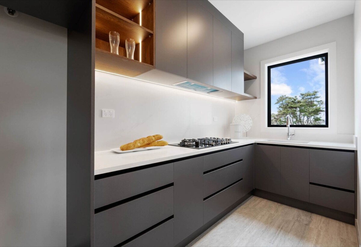 6 bedrooms on 3637m2 land, Westfield Albany’s shopping, dining, and entertainment are moments away, 110 Kewa Road, Albany, Auckland