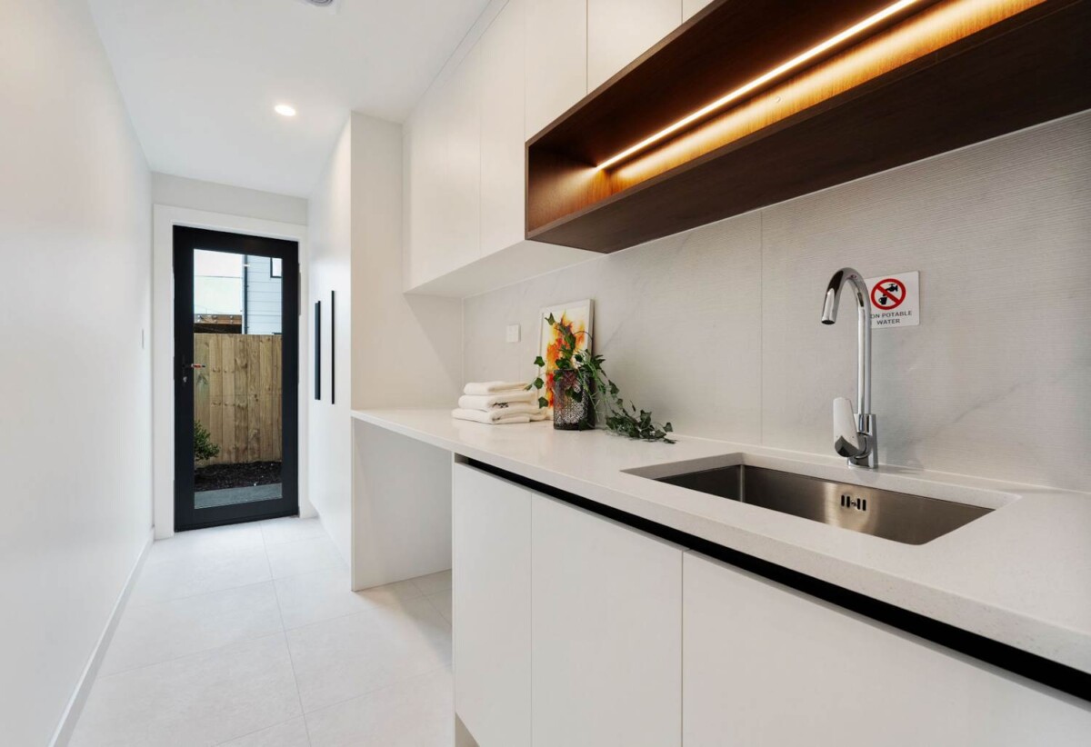 6 bedrooms on 3637m2 land, Westfield Albany’s shopping, dining, and entertainment are moments away, 110 Kewa Road, Albany, Auckland