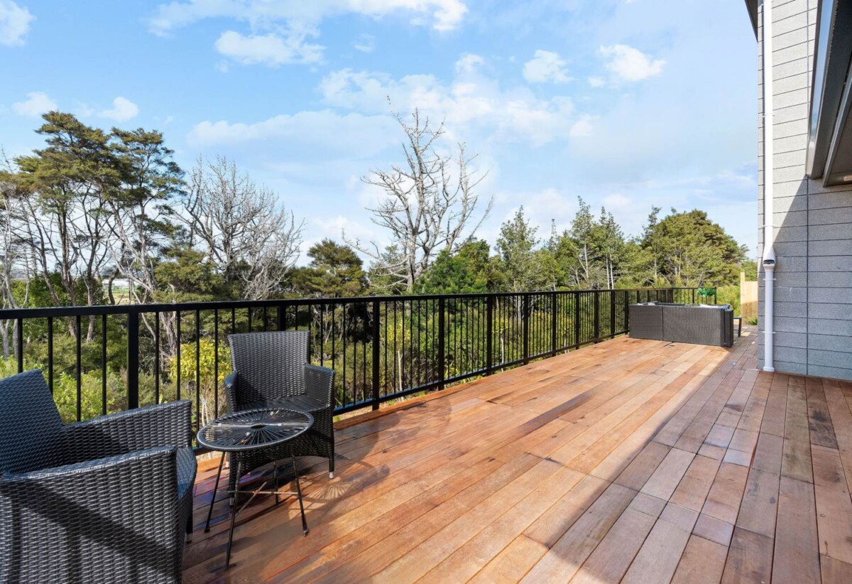 6 bedrooms on 3637m2 land, Westfield Albany’s shopping, dining, and entertainment are moments away, 110 Kewa Road, Albany, Auckland