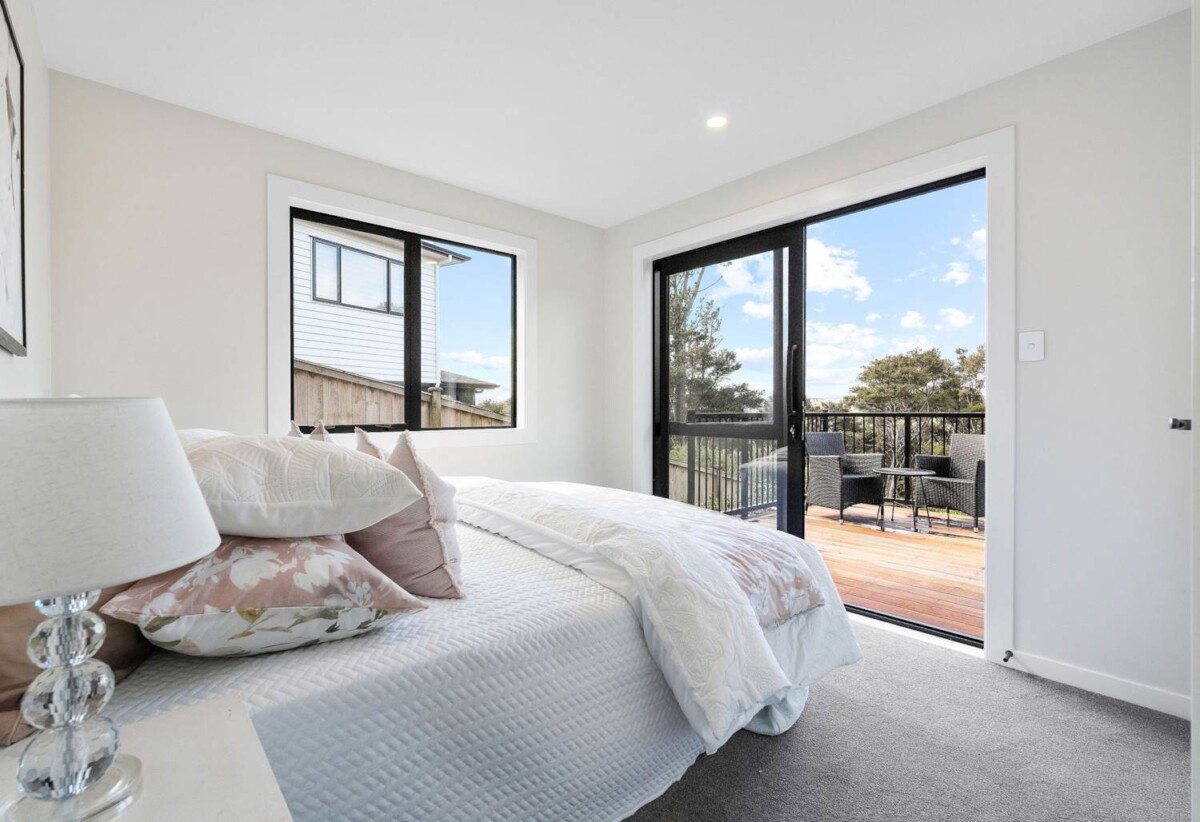 6 bedrooms on 3637m2 land, Westfield Albany’s shopping, dining, and entertainment are moments away, 110 Kewa Road, Albany, Auckland