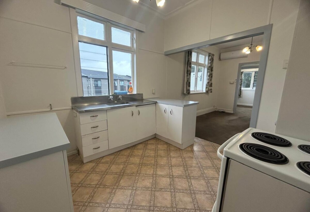For rent, Water Included!, 1 bed 1 bath unit, available now, 2/45 Mangere Road, Otahuhu, Auckland
