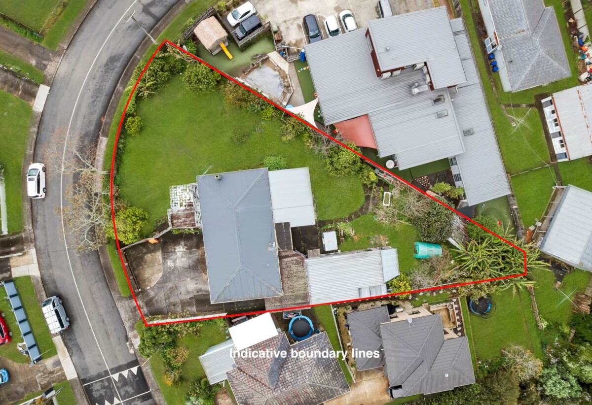 3 beds house on 1060m2 section, minutes from Manukau shopping centre, 28 Cornwall Road, Papatoetoe, Auckland