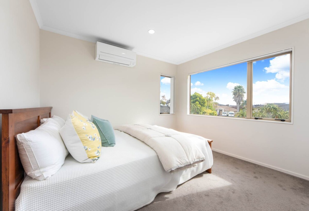 Ormiston Town Centre and Botany Centre just minutes away, 6 Stornaway Drive, Flat Bush, Auckland