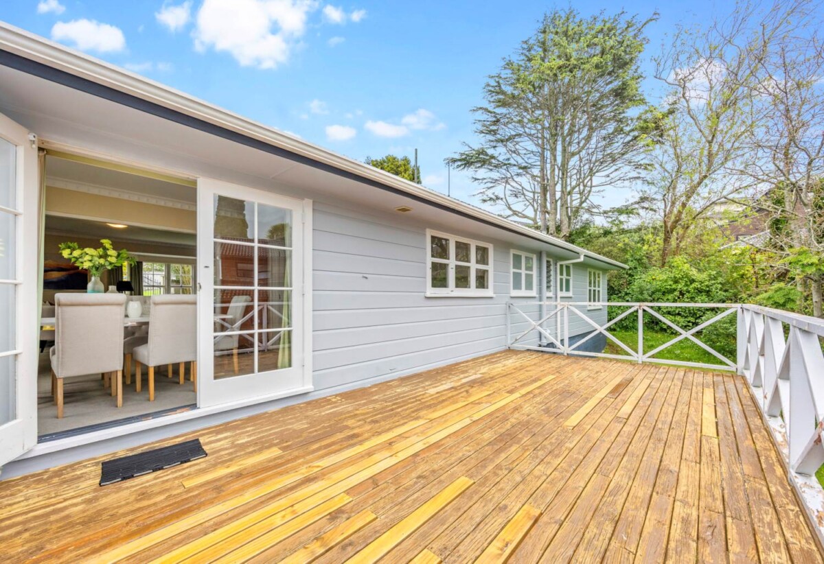 Do Up, Develop, or Simply Enjoy, 3 bedrooms plus a study house on 825m2 land, 8 Ashby Avenue, St Heliers, Auckland