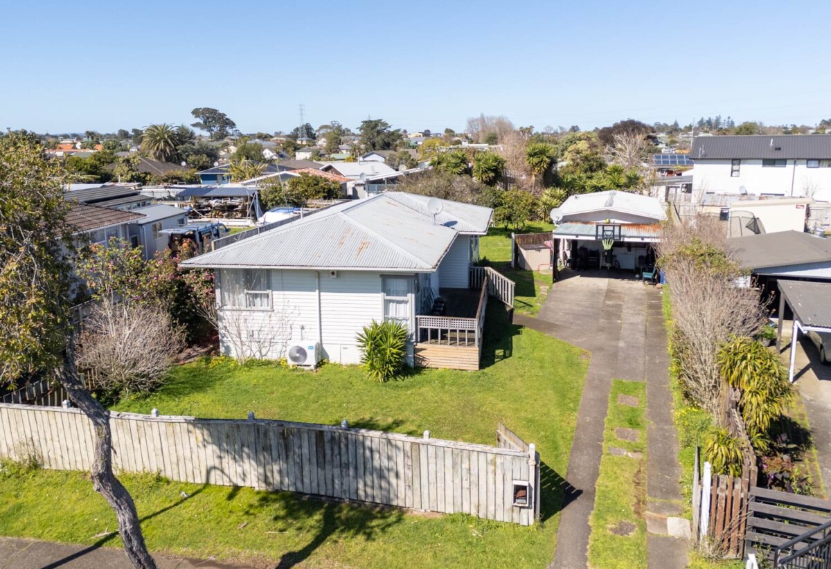 3 bedrooms house on 794m² section, with RC for 6 New Homes, 3 Jury Place, Favona, Auckland