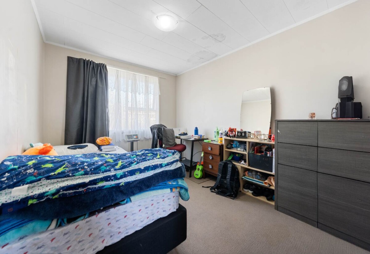 3 bedrooms house on 794m² section, with RC for 6 New Homes, 3 Jury Place, Favona, Auckland