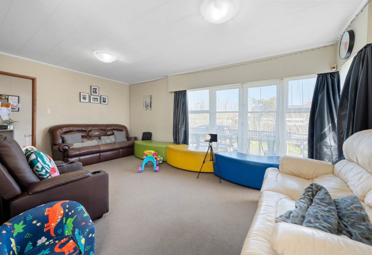3 bedrooms house on 794m² section, with RC for 6 New Homes, 3 Jury Place, Favona, Auckland
