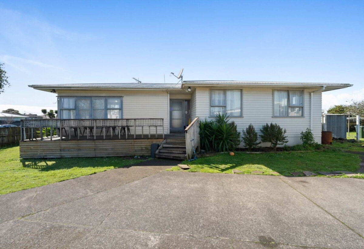 3 bedrooms house on 794m² section, with RC for 6 New Homes, 3 Jury Place, Favona, Auckland