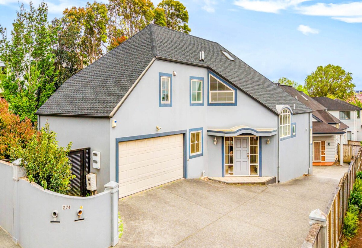 Double grammar school zone, The vendor is downsizing and highly motivated, 1/274 Great South Road, Greenlane, Auckland