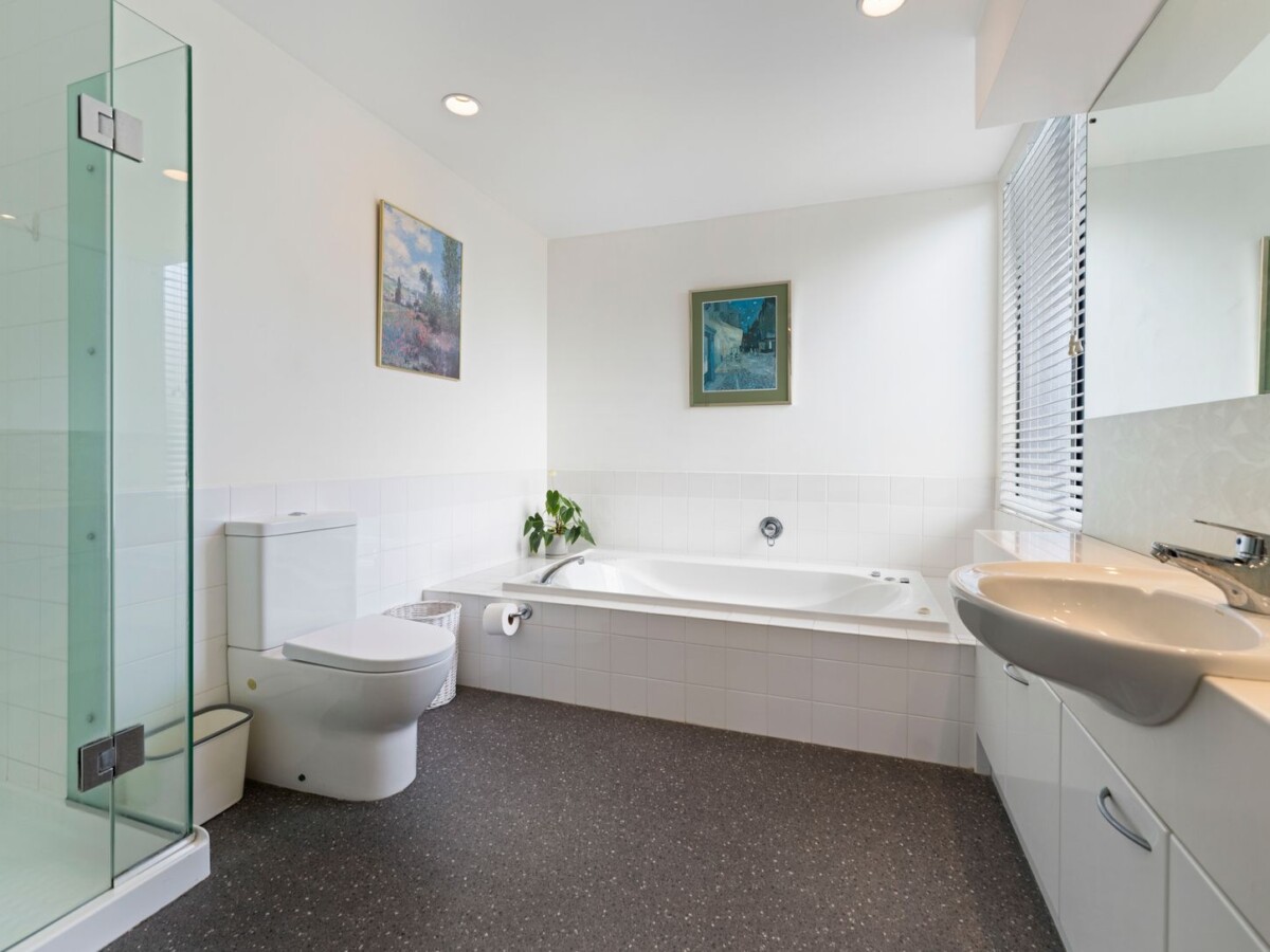 Retiring Owners Selling 4 bedrooms house After 26 Wonderful Years, 1 Allum Street, Kohimarama, Auckland