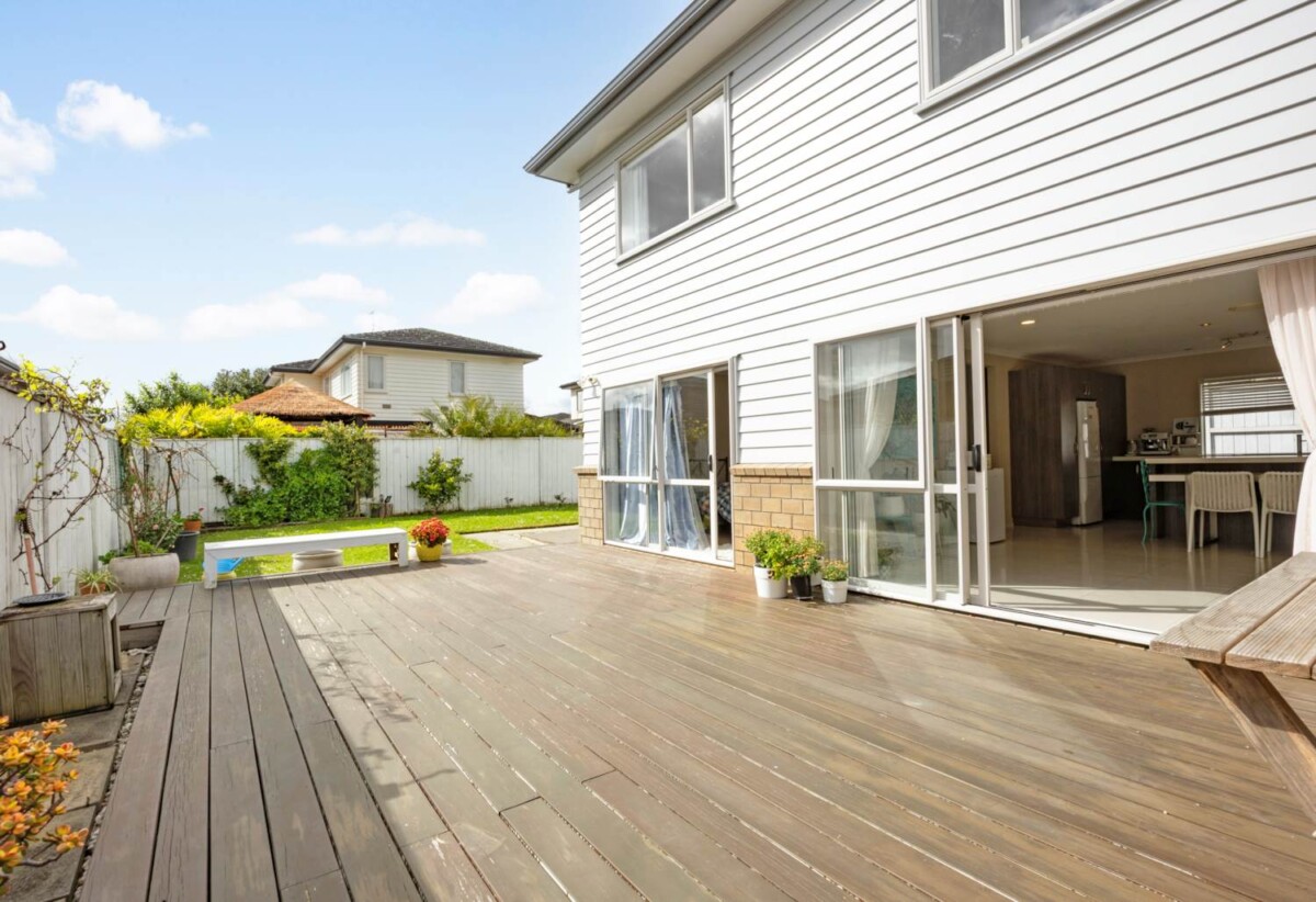 Just minutes to Botany Junction, Botany South, and Botany Town Centre, 9 Brookview Drive, Flat Bush, Auckland