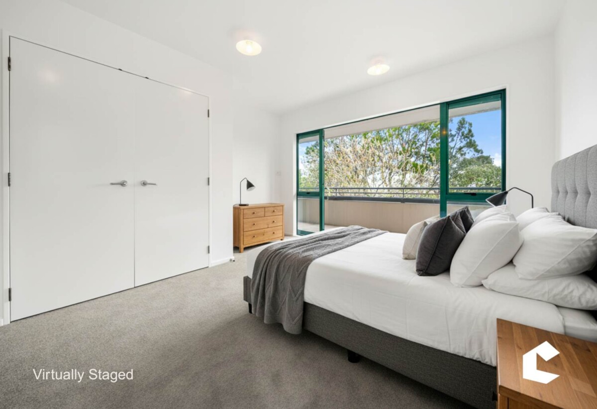 Recently renovated, Walk to Constellation Bus Station, Sunnynook shops, park & community centre, 1C/223 Sunset Road, Sunnynook, Auckland