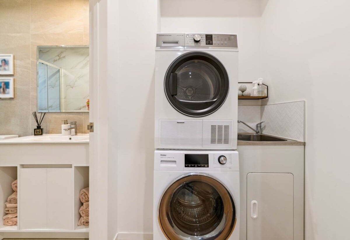 Excellent schools, great shops, first-class amenities and a reserve right at your doorstep, 4C Whakatupu Road, Flat Bush, Auckland