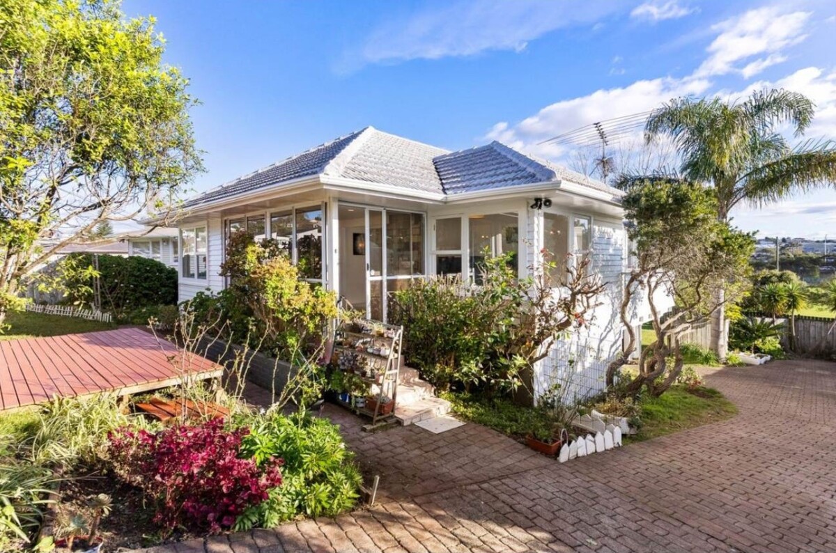 Development Potential in Westlake Zone, 59 Bond Crescent, Forrest Hill, Auckland