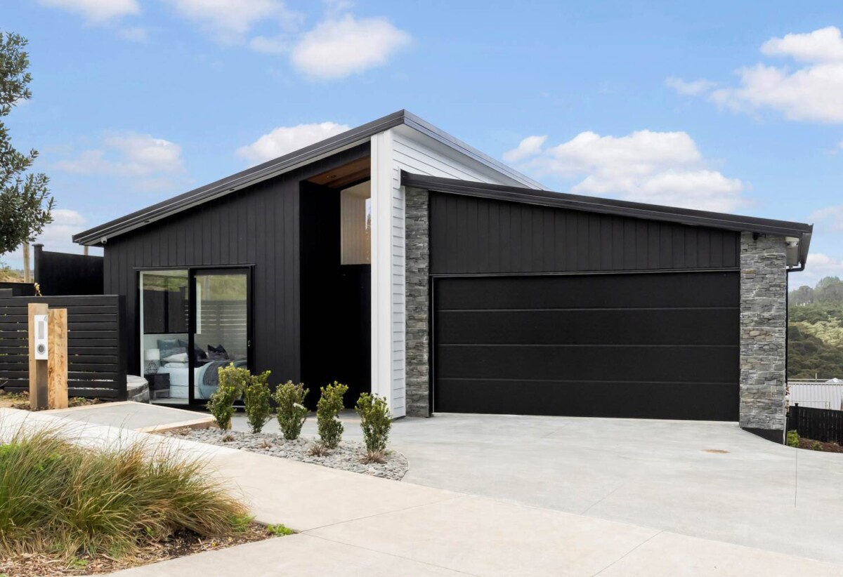 Single Level Premium Living in Arahill, 4 bedrooms on 518m² land, 4 Tahuna Avenue, Orewa, Auckland