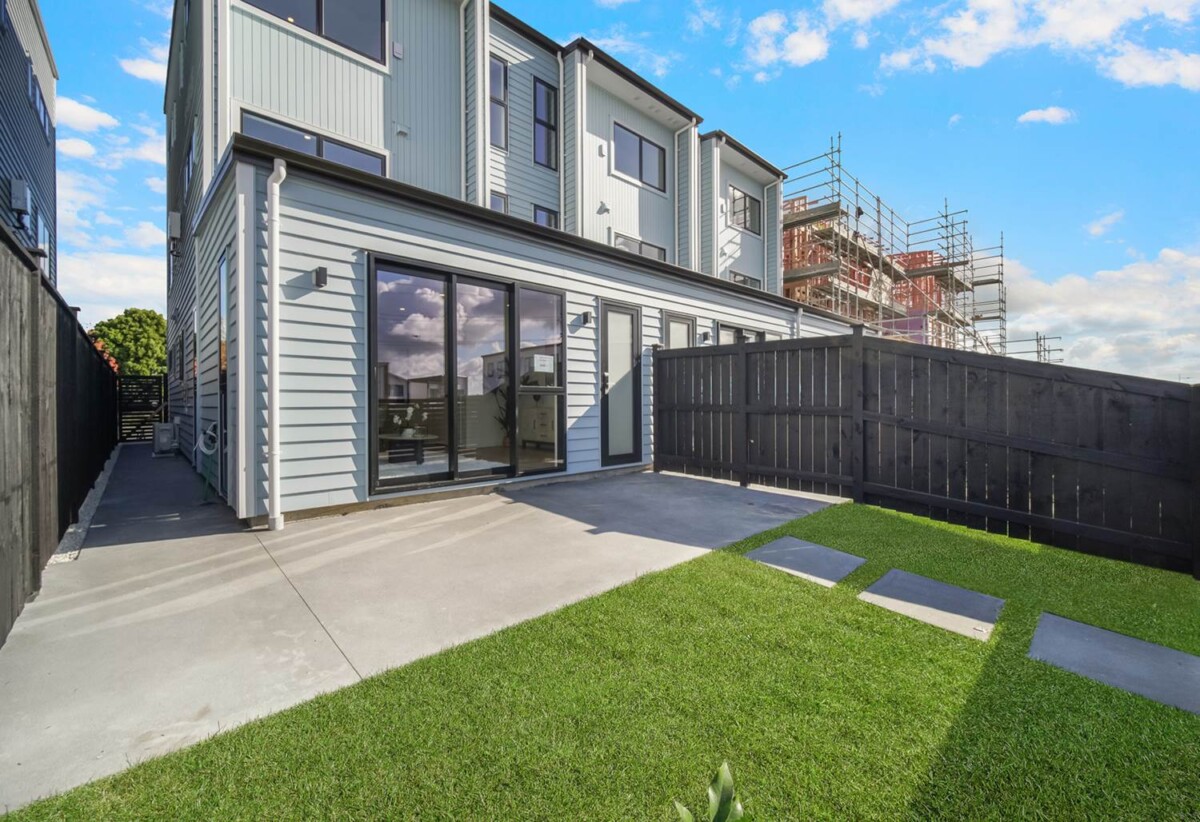 Brandnew 5 bedrooms home, new amenities coming soon, including a new mall, Costco, and train station, 139 Bremner Road, Karaka, Auckland