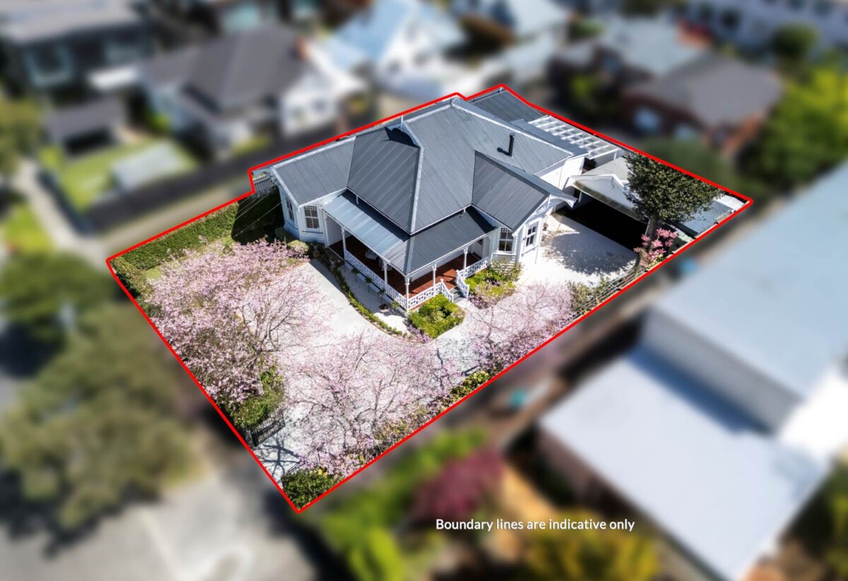 Double Grammar school zone, Classic Charm, Modern Comfort, 15 Armadale Road, Remuera, Auckland