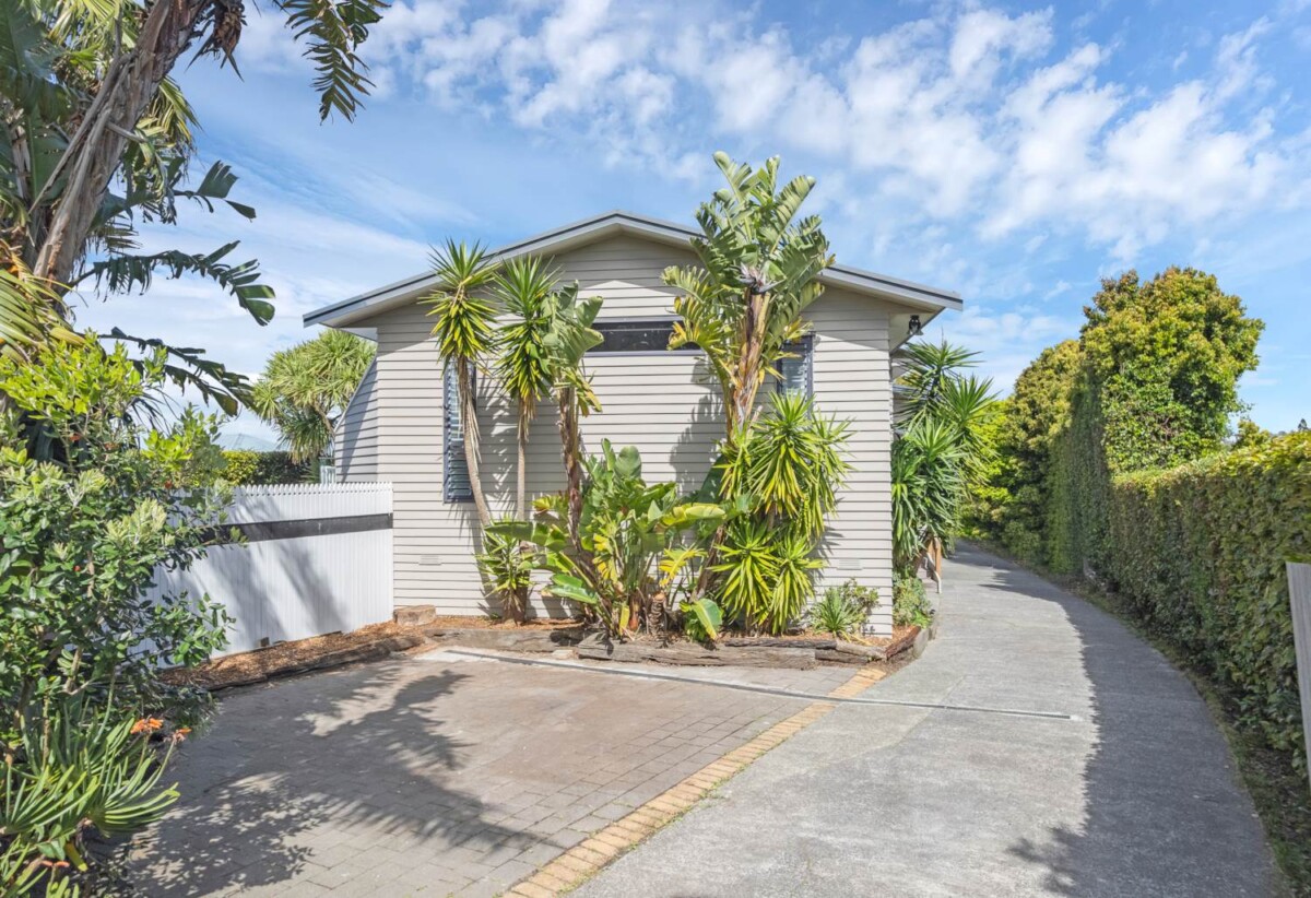 Ultimate Family Living – Sea Views, Pool & Rangi Zone, 6 bedrooms house on 816m² land, 16 Sunrise Avenue, Mairangi Bay, Auckland