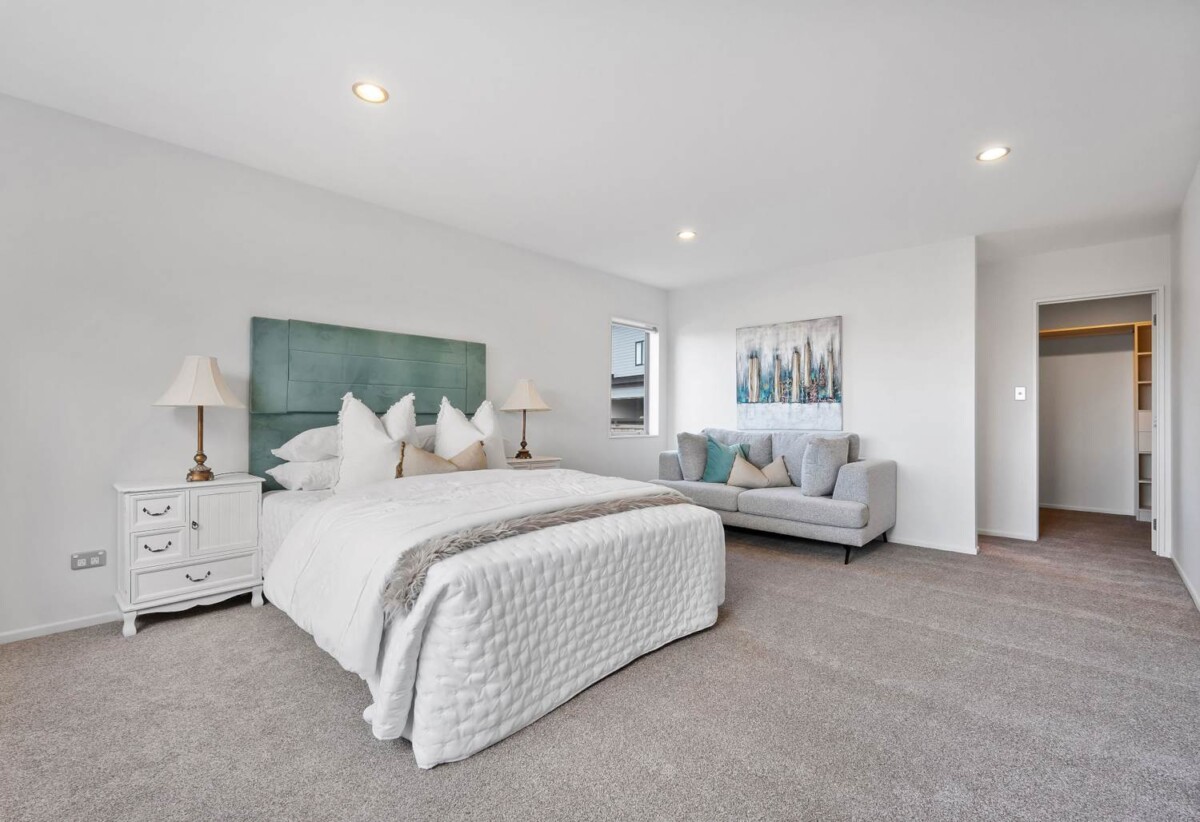 Rangitoto Zone & Beautifully Renovated, 98 Medallion Drive, Albany, Auckland