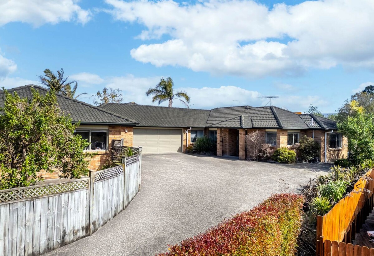 4 bedrooms main home and 2 bedrooms income home, Walk to Pinehill School, local shops, and public transport, moments to Albany centre, 19 Ballymore Drive, Pinehill, Auckland