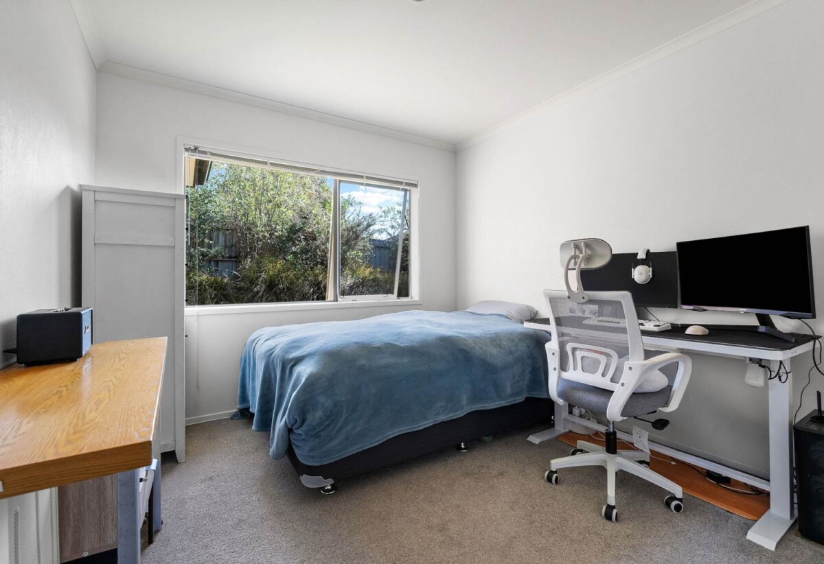 4 bedrooms main home and 2 bedrooms income home, Walk to Pinehill School, local shops, and public transport, moments to Albany centre, 19 Ballymore Drive, Pinehill, Auckland
