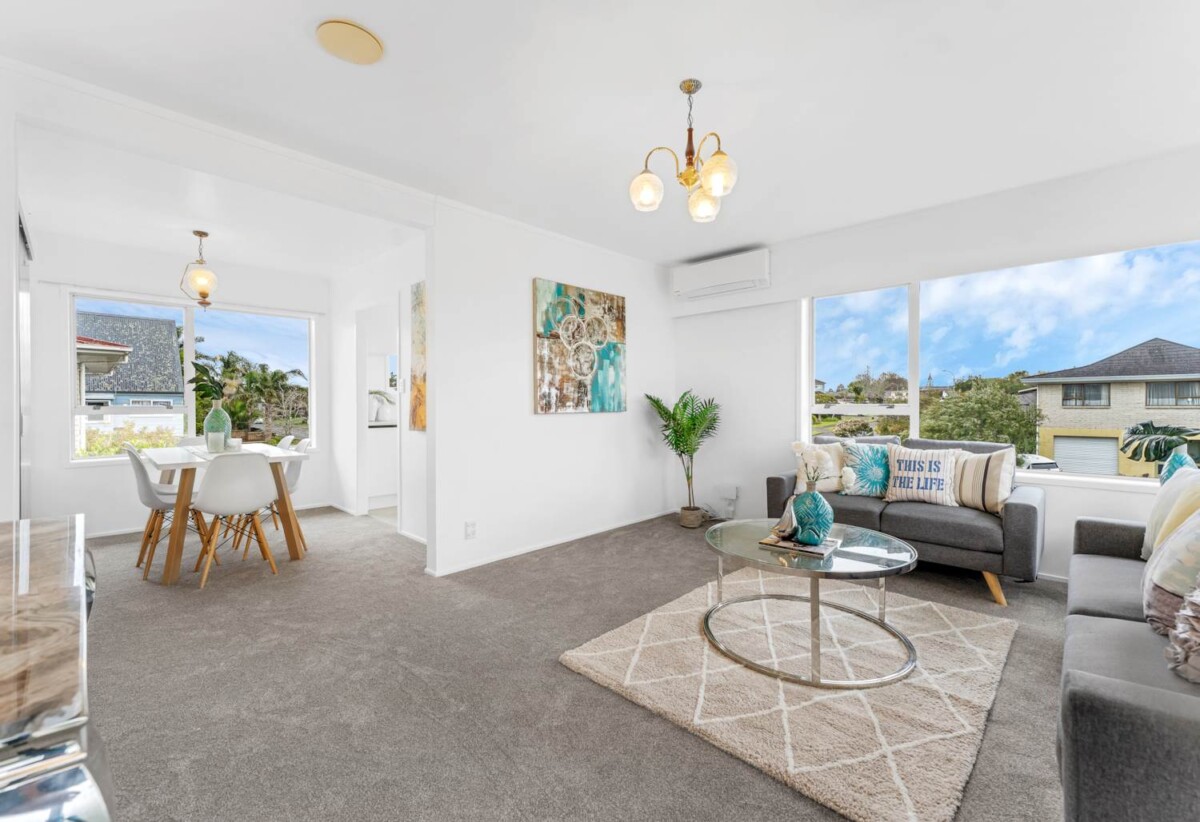 Renovated, top-rated schools nearby,, shopping malls a short distance away, 1/60 Stanniland Street, Sunnyhills, Auckland