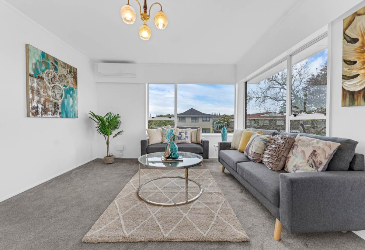Renovated, top-rated schools nearby,, shopping malls a short distance away, 1/60 Stanniland Street, Sunnyhills, Auckland