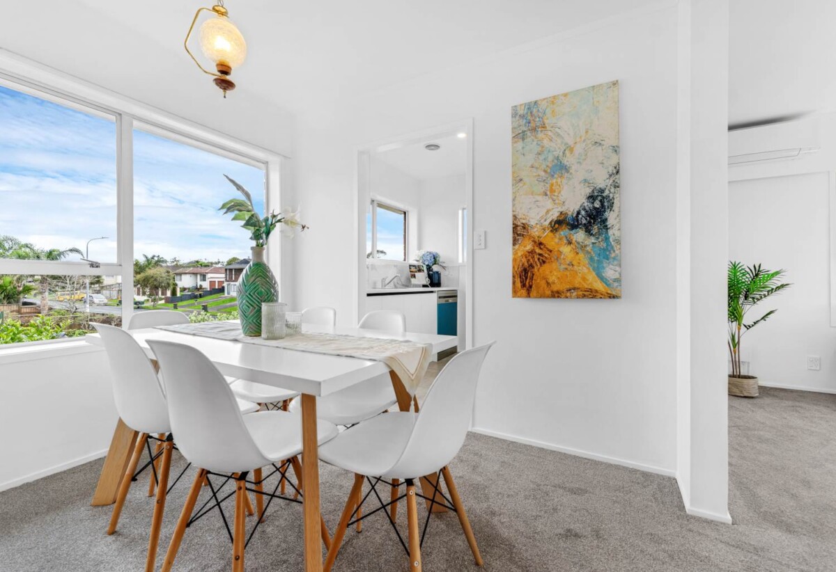 Renovated, top-rated schools nearby,, shopping malls a short distance away, 1/60 Stanniland Street, Sunnyhills, Auckland