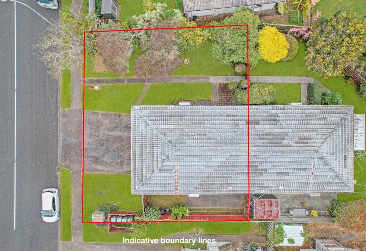 Renovated, top-rated schools nearby,, shopping malls a short distance away, 1/60 Stanniland Street, Sunnyhills, Auckland