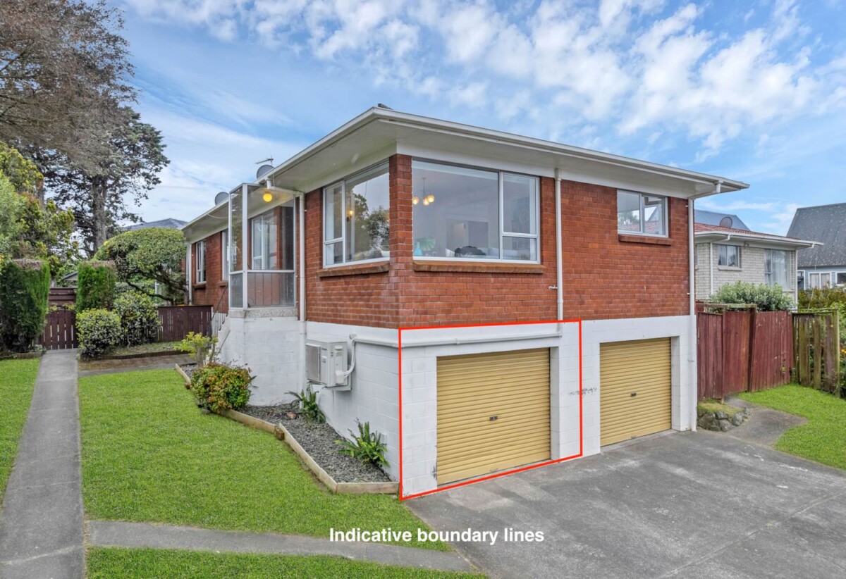 Renovated, top-rated schools nearby,, shopping malls a short distance away, 1/60 Stanniland Street, Sunnyhills, Auckland