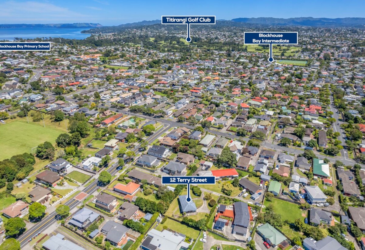 3 bedrooms house on 1179m2 land, with RC, BC, EPA for Four 4 or 5 bedrooms houses, 12 Terry Street, Blockhouse Bay, Auckland