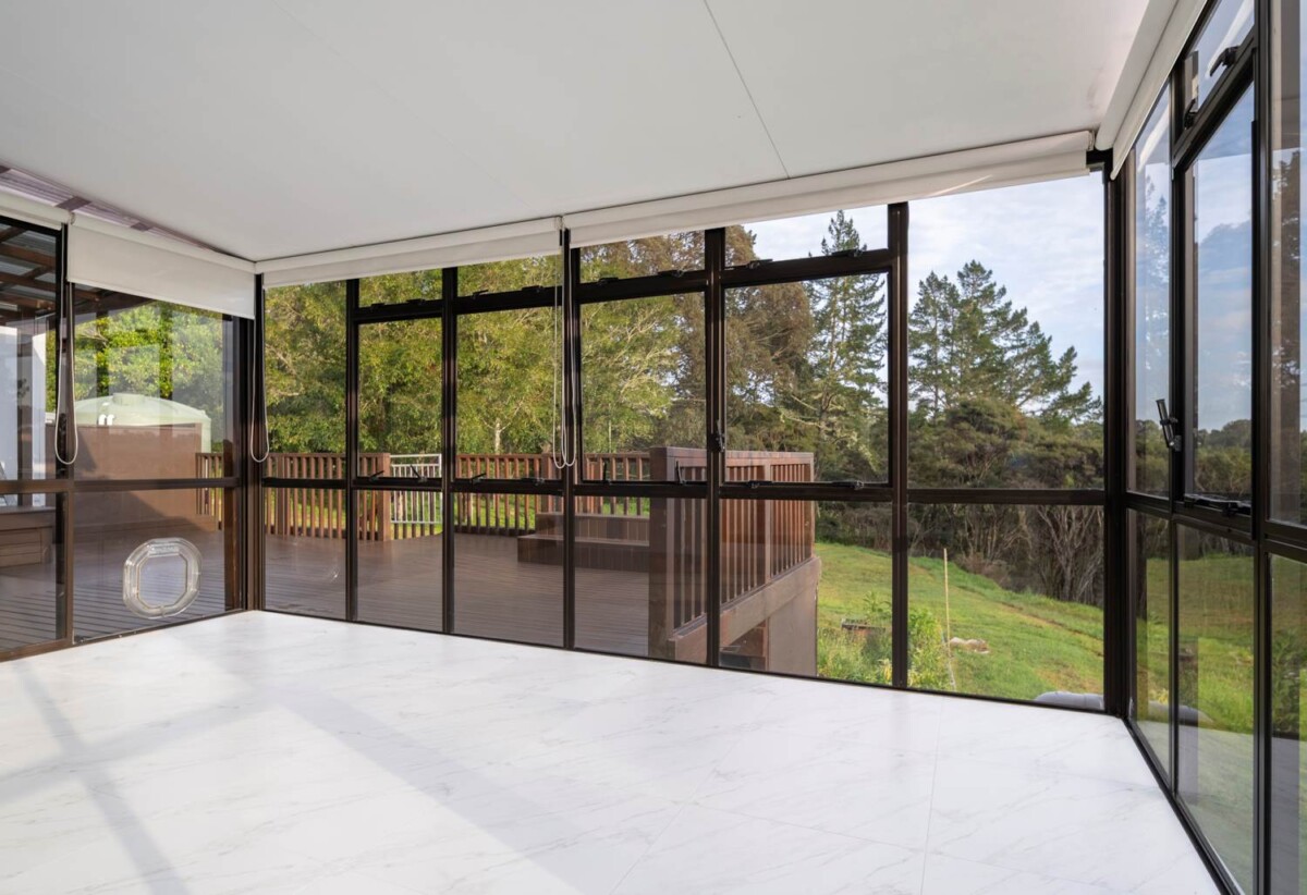 Two Dwellings & Newly Renovated, 6 bedrooms house on 4000m2 land, 116 The Avenue, Albany, Auckland