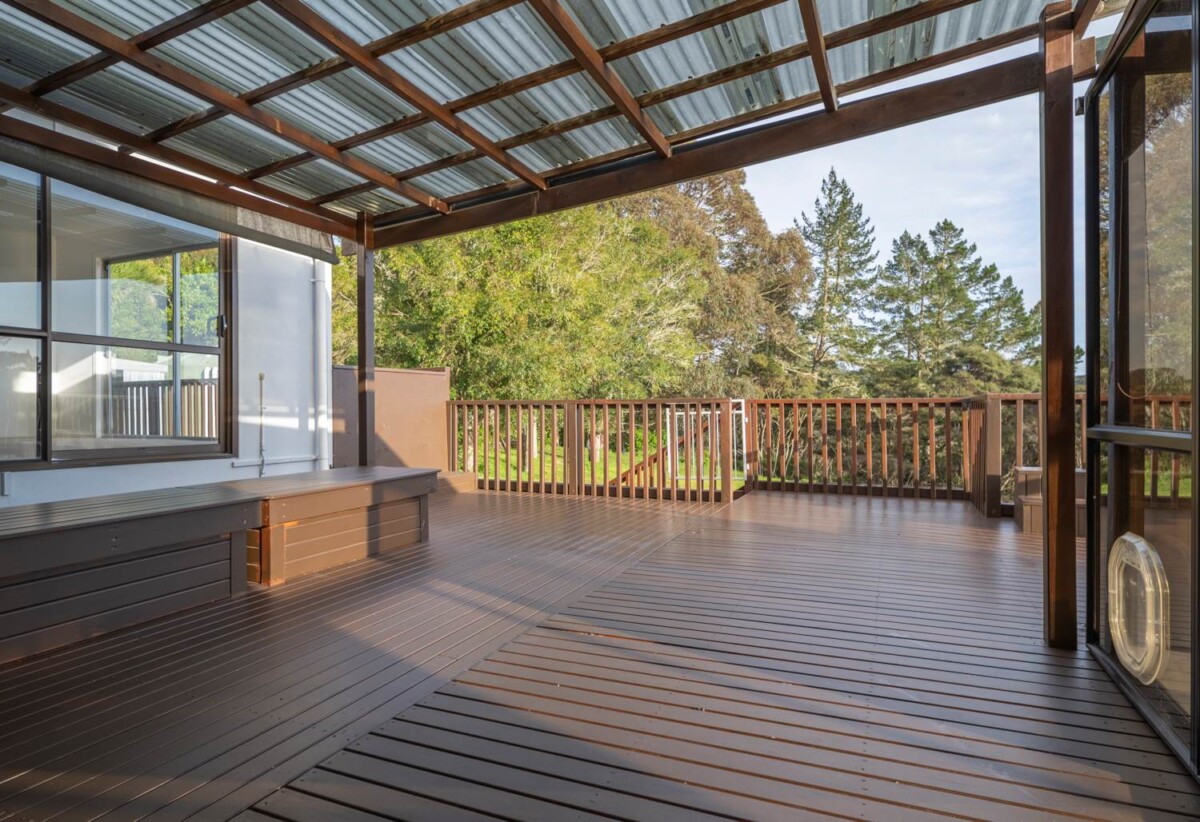 Two Dwellings & Newly Renovated, 6 bedrooms house on 4000m2 land, 116 The Avenue, Albany, Auckland