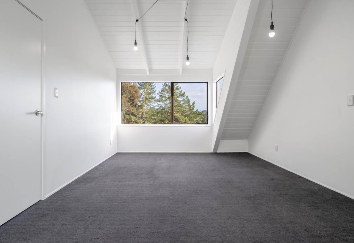 Two Dwellings & Newly Renovated, 6 bedrooms house on 4000m2 land, 116 The Avenue, Albany, Auckland