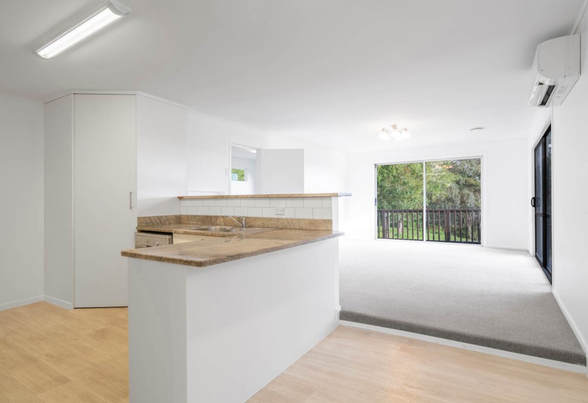 Two Dwellings & Newly Renovated, 6 bedrooms house on 4000m2 land, 116 The Avenue, Albany, Auckland