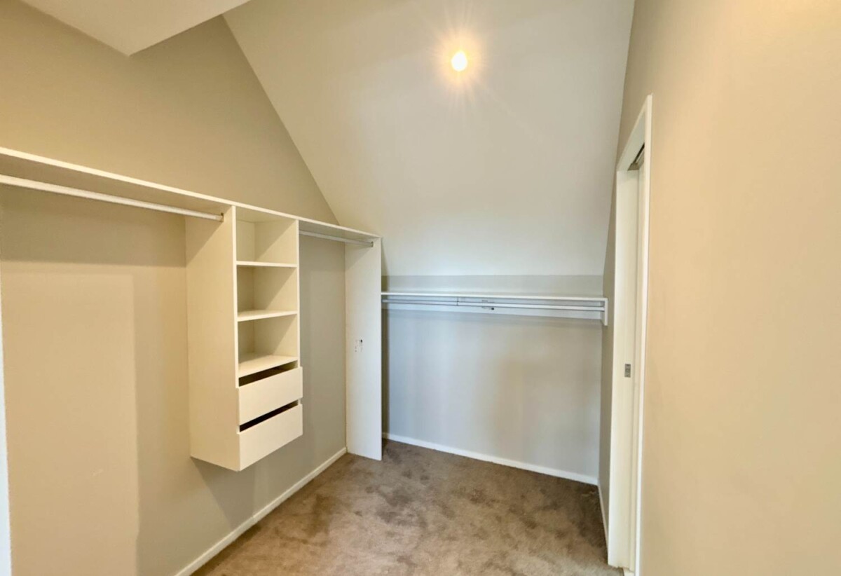 For rent, 3 bedrooms 2 bathrooms townhouse, 6/73 Glendale Road, Glen Eden, Auckland, available 13th October