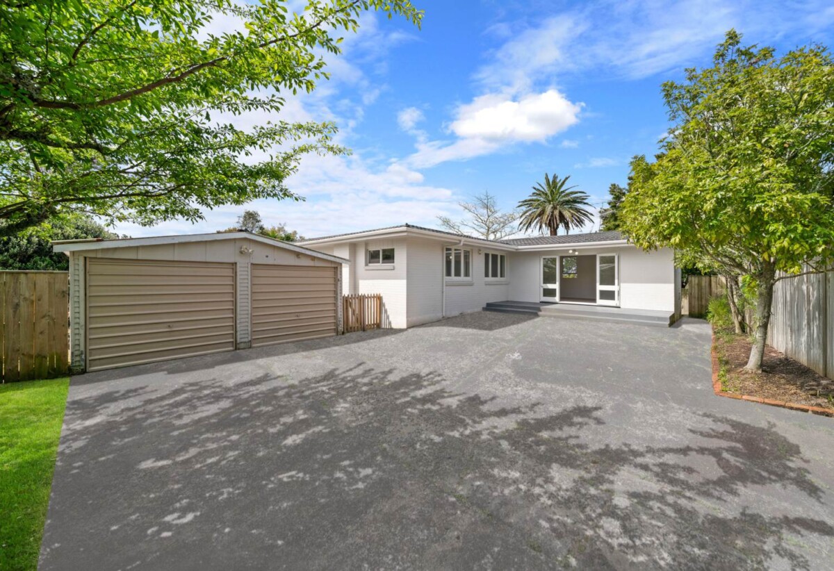 Freshly painted with new carpet throughout, just moments from the heart of Birkenhead, 3 bedrooms on 845m2 land, 37 Mahara Avenue, Birkenhead, Auckland