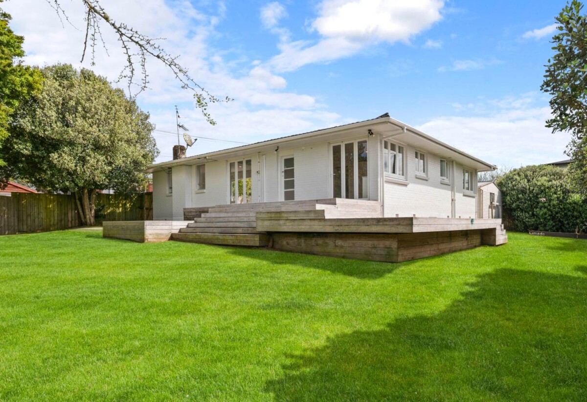 Freshly painted with new carpet throughout, just moments from the heart of Birkenhead, 3 bedrooms on 845m2 land, 37 Mahara Avenue, Birkenhead, Auckland