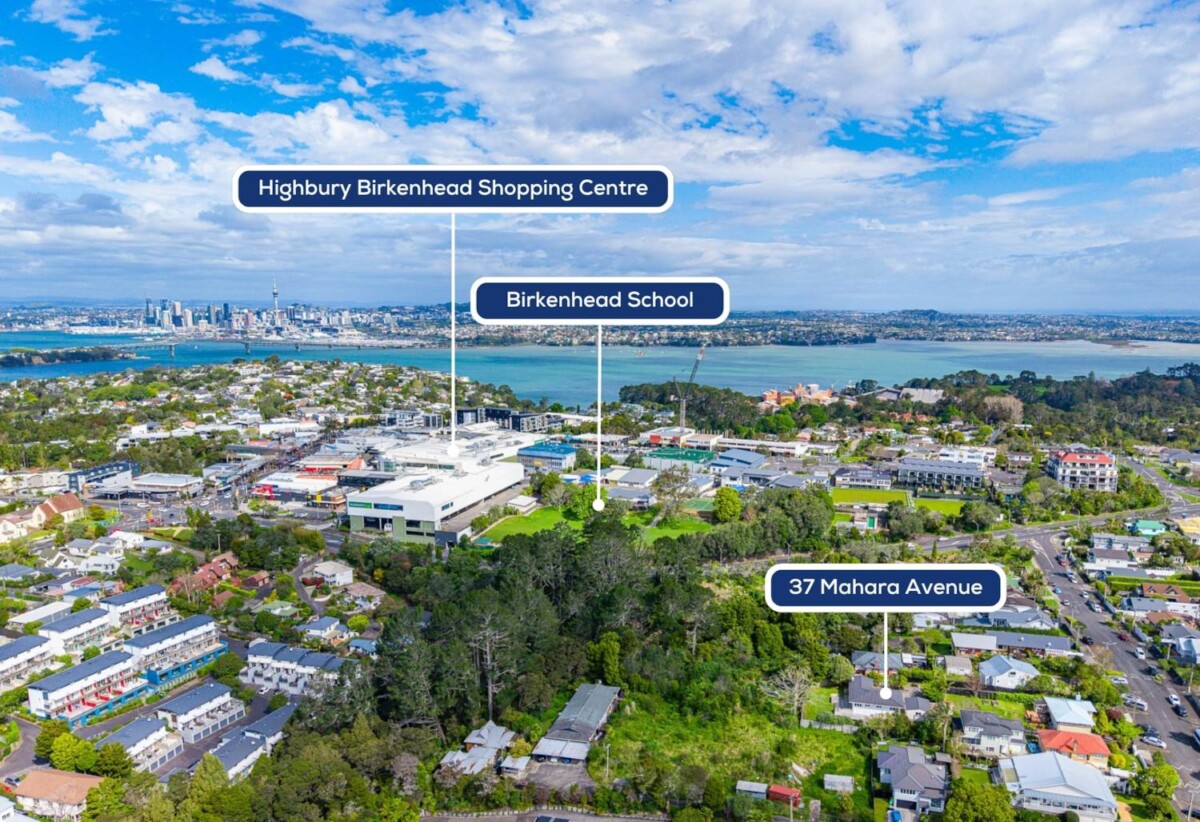 Freshly painted with new carpet throughout, just moments from the heart of Birkenhead, 3 bedrooms on 845m2 land, 37 Mahara Avenue, Birkenhead, Auckland
