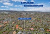 4 bedrooms on 577m² section, Quality & Spacious Ex-Fletcher Home in BDSC Zone, 10 Point View Drive, East Tamaki Heights, Auckland